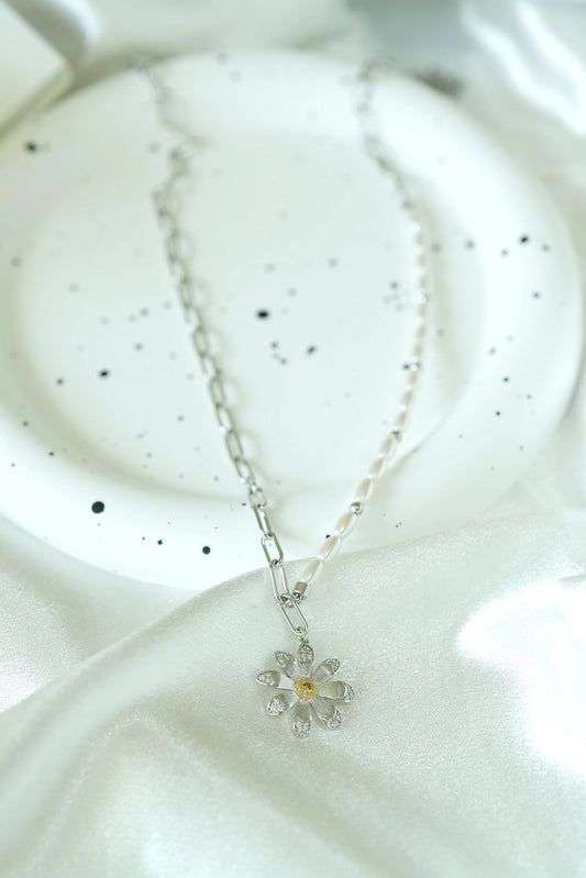 Italian Textured Daisy Necklace STAB FINE JEWELLERY